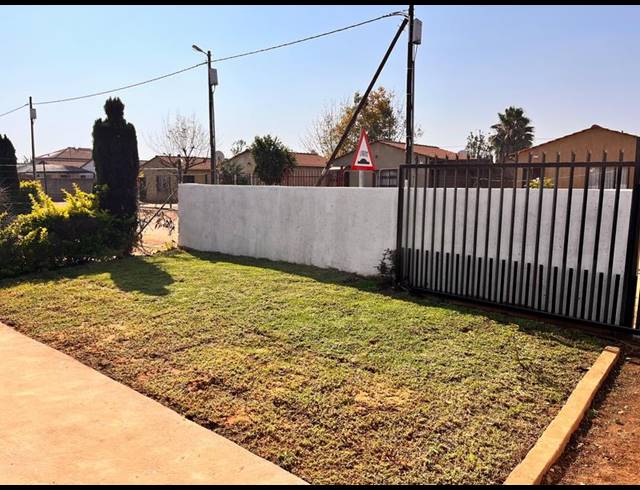 2 BEDROOM HOUSE FOR SALE IN SOSHANGUVE SOUTH